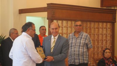 بالفيديو..وكيل مجلس النواب يدعو «مميش» لحضور جلسة بالبرلمان