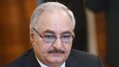 حفتر يتوجه لباريس لإجراء حوار حول الأزمة الليبية