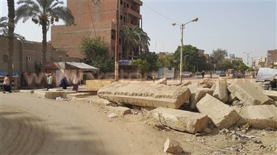 بالصور..أهالي سنورس يطالبون بفتح الطرق المحيطة بقسم الشرطة