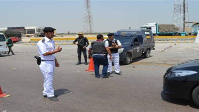 مرور القاهرة يشن حملة لضبط المخالفات بمحاور وميادين العاصمة