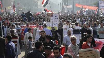 «معاريف»: الاستفتاء على الدستور سيحسم لصالح الإخوان