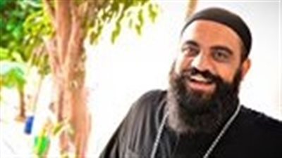 راعي كنيسة ماريوحنا بالقوصية يطالب بنص صريح لتمثيل الأقباط بالبرلمان