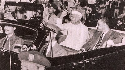 عبد الناصر ونهرو.  زعيمان وفكرة واحدة