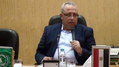 محافظ الشرقية يحيل 35 موظفا في أبوحماد للتحقيق بسبب «التزويغ»