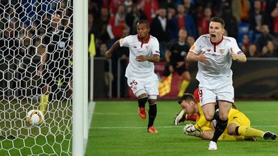 مهاجم «إشبيلية»: دخلنا التاريخ باللقب الأوروبي