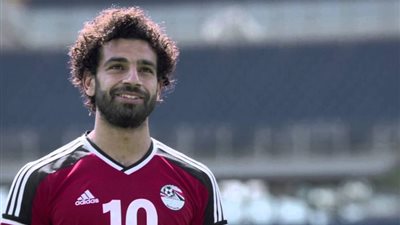 الجبلاية تتجاهل تغيير صورة صلاح على الطائرة والمنتخب يسافر بأخرى