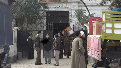 أولياء أمور يطالبون بنقطة أمنية بمجمع مدارس صدفا في أسيوط