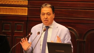 أحمد عماد الدين يزور مقر هيئة التأمين الصحي ويجتمع بالقيادات