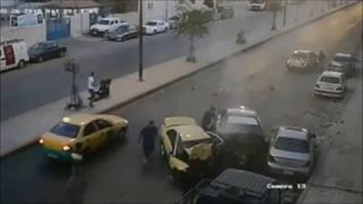حادث سير مروع ووفاة شخصين بعمان (فيديو)