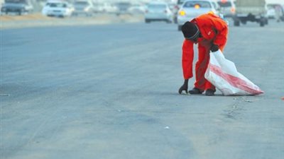 رئيس حي الزيتون يحذر من تقاعس متعهدى النظافة