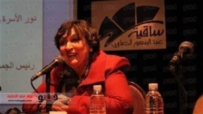 «حماية المستهلك» تطالب الأجهزة الرقابية بسحب عينات من الخوخ بالسوق