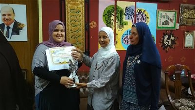 «تعليم حلوان» تكرم الأولى على مستوى المحافظة (صور)