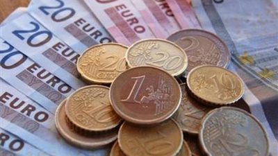 اليورو يبدد مكاسبه وسط انتخابات جديدة تلوح في أفق إيطاليا