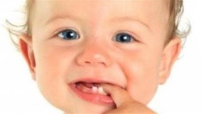 13 علامة لتسنين طفلك.. و3 أسباب لتأخير ظهور الأسنان