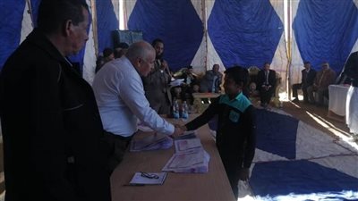 محافظ الوادى الجديد يكرم 82 من حفظة القرآن الكريم بالفرافرة