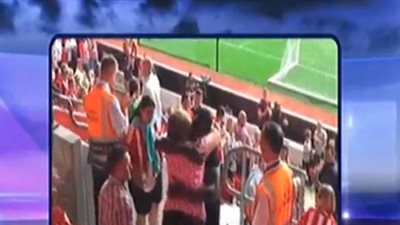 بالفيديو.. «لوكاكو» يعتذر لمشجعة ساوثهامبتون في المدرجات