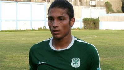 الإسماعيلي يطلب التعاقد مع إسلام صلاح مدافع النادي المصري