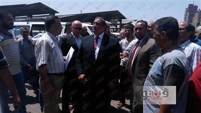 بالصور.. نائب محافظ القاهرة يتفقد موقف عبود للاطمئنان على التعريفة