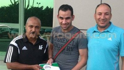 ننشر صورة توقيع أحمد عيد عبد الملك لطلائع الجيش