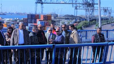 وزير النقل: نعمل على وضع حلول مبتكرة للمشكلات البيئية في الموانئ (صور)