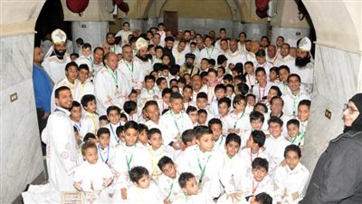 أسقف حلوان يرسّم قمصا و١٩٠ مرتلًا