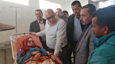 محافظ الوادي الجديد يتكفل بعلاج طالبة مصابة فى حادث