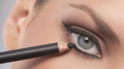 أضرار «الكحل» على المرأة الحامل والجنين