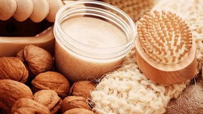 قناع الحليب واللوز الأفضل لعلاج البشرة التالفة