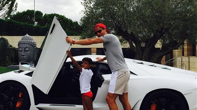 بالصور.. 4 سيارات جديدة لـ «رونالدو» تبهر جمهوره