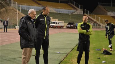 جلسة تجمع عماد النحاس ورئيس المقاولون خلال أيام