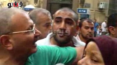 بالفيديو.. تجمهر الباعة الجائلين بطلعت حرب بعد إزالة أكشاكهم