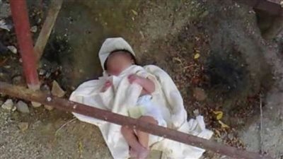 تحريات مكثفة لفك لغز العثور على جثة طفل بها آثار تعذيب داخل عقار بـ 6 أكتوبر