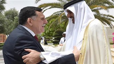 تميم يعلن دعم قطر عسكرياً لحكومة السراج