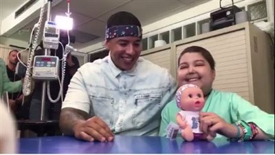 بالفيديو.. دادي يانكي يغني مع طفلة مصابة بالسرطان