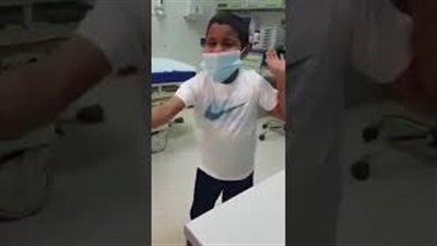 رد فعل طفل سعودي بعد نجاح عملية زرع كلى (فيديو)