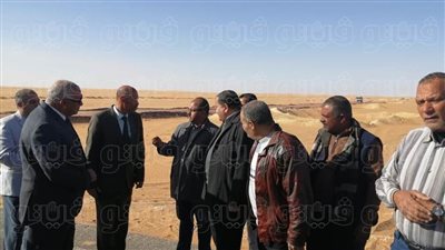 الوادى الجديد تستكمل رصف الطريق الدائري بموط بطول 54 كم 