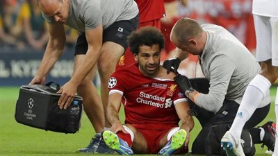 طبيب ليفربول يكشف كواليس إصابة محمد صلاح
