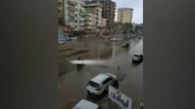 سقوط أمطار غزيرة على دمياط ورأس البر (فيديو)