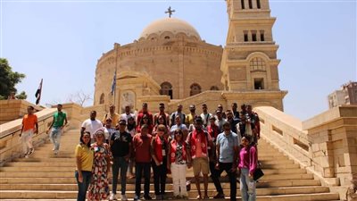 شباب الوفد التونسي يزور مجمع الأديان بمصر القديمة