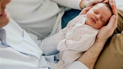 علاج الصفرا عند حديثي الولادة | أعراض وأسباب إصابة طفلك بالصفرا وطرق العلاج