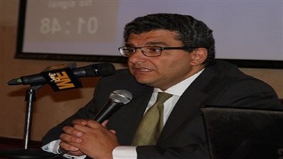 سفير مصر بروسيا: فيديوهات استقبال «السيسي» و«المعزول» توضح الفرق