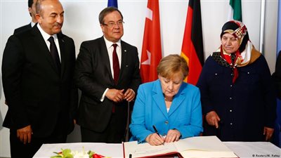 ميركل تتوعد اليمين المتطرف بمواجهة حازمة في ذكرى هجوم زولينغن