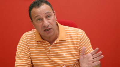 الخطيب يستعين بلجنة الحكماء لتجاوز أزمة النادي المالية