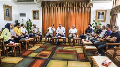 لجنة الكرة بالأهلي تجتمع بجهاز الكرة الجديد (صور)