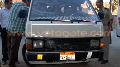 بالصور.. محافظ الشرقية يضبط سيارات مخالفة تسير عكس الاتجاه