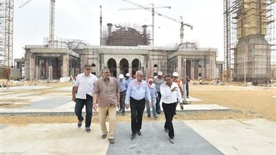 رئيس المقاولون العرب يتابع أعمال مسجد الفتاح العليم بالعاصمة الإدارية