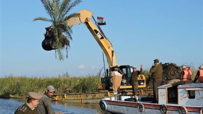 حملة لإزالة التعديات على منافع الري بالشرقية