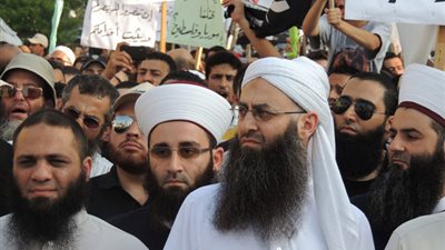 أبرز «5 إرهابيين» في لبنان.. «الأسير» رمز المتشددين.. «الأطرش» تلميذ الشيخ «عرعور».. «عباس» العقل المدبر للهجمات الإرهابية.. «المولوي» ذراع 