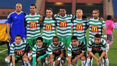 مهاجم الإنتاج الحربي يضع قدمه في 