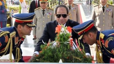السيسي يضع إكليل زهور على النصب التذكاري في المجر